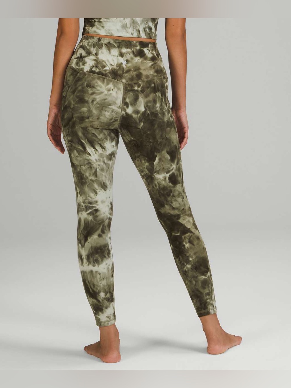 Lululemon Align High-Rise Pant with Pockets 25"
Diamond Dye Light Sage Olive 14